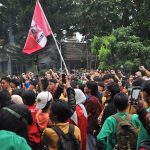 Aksi Tuntutan Revolusi Indonesia: Gulingkan Prabowo-Gibran